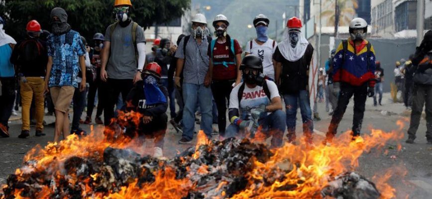 Anti-government protestors