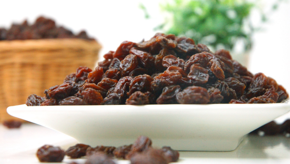 a plate full of raisins for storage