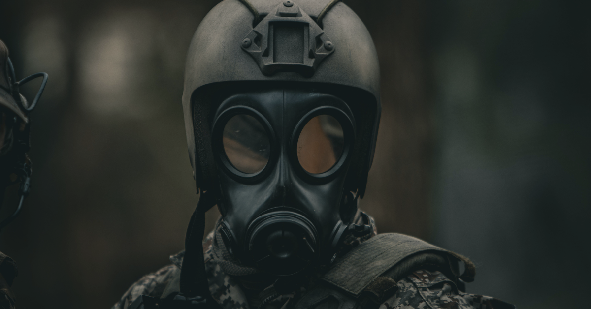 how to keep us military gas mask from fogging